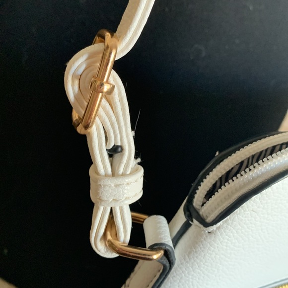 Crossbody bag - Picture 5 of 8